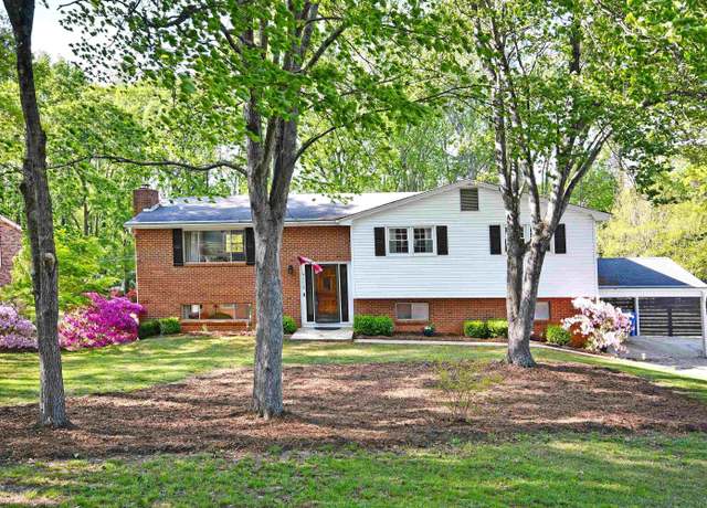 Property at 119 Hickory Ln, Mauldin, SC 29662, 5 beds, 3 baths