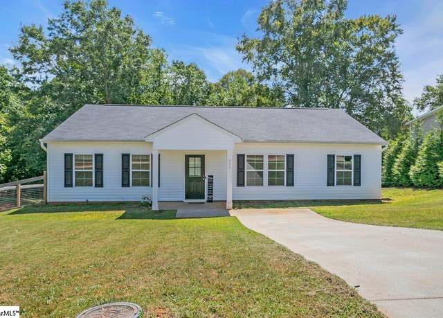Property at 326 Anchor Rd, Greenville, SC 29617, 3 beds, 2 baths