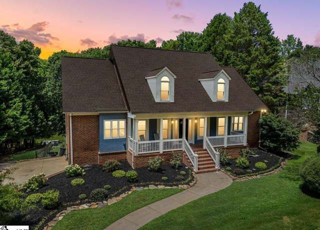 Property at 142 Morning Lake Dr, Moore, SC 29369, 4 beds, 4.5 baths