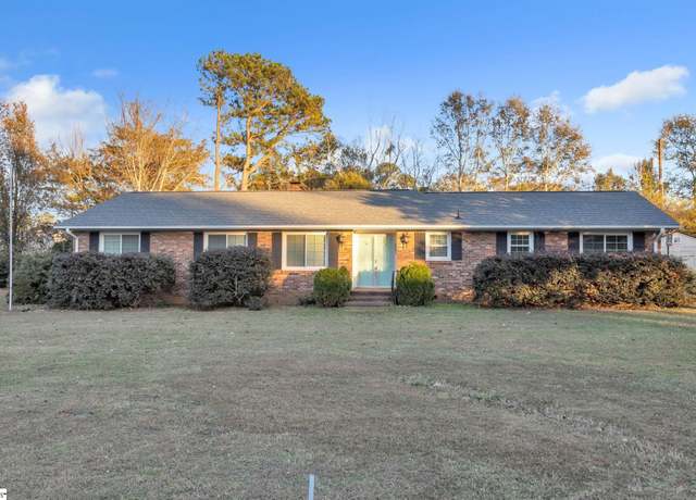 Property at 102 Donaree Dr, Anderson, SC 29625, 3 beds, 2 baths