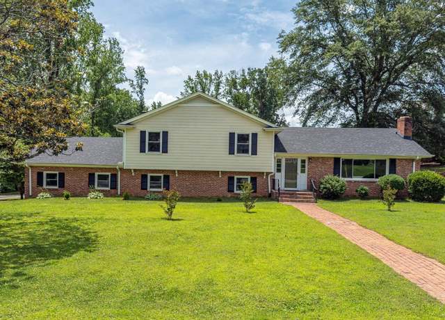 Property at 20 Ivy Trl, Greenville, SC 29615, 4 beds, 3 baths