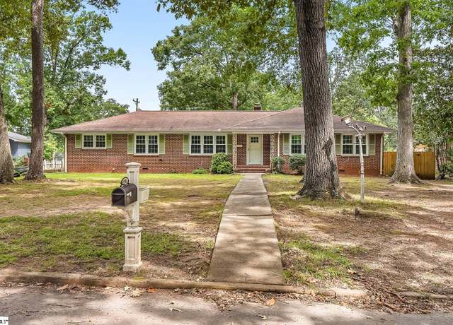 Property at 111 Tanglewood Dr, Anderson, SC 29621, 3 beds, 1.5 baths