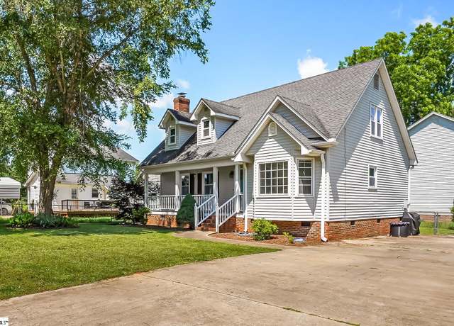 Property at 103 Oakcreek Dr, Easley, SC 29642, 3 beds, 2 baths