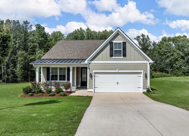 Property at 840 Orchard Valley Ln, Boiling Springs, SC 29316, 4 beds, 2 baths