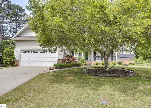 Property at 10 E Fair Isle Dr, Simpsonville, SC 29681, 3 beds, 2 baths