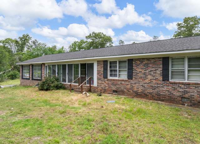 Property at 1225 Dogwood Ln, Clinton, SC 29325, 3 beds, 2 baths