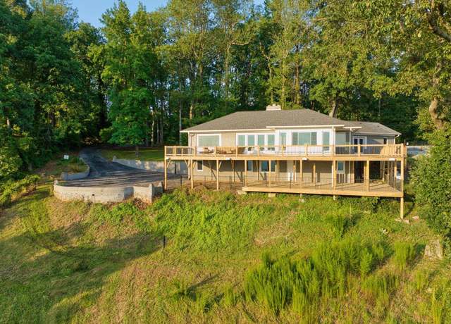 Property at 967 Altamont Rd, Greenville, SC 29609, 3 beds, 3 baths