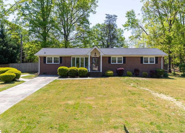 Property at 4 Strand Ct, Taylors, SC 29687, 3 beds, 2 baths