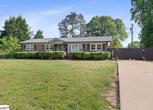 Property at 302 Jasmine Dr, Anderson, SC 29626, 3 beds, 2 baths