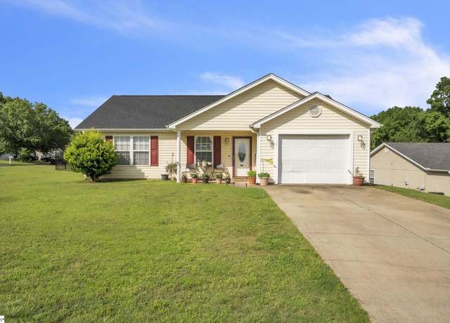 Property at 1 Novatak Ct, Greenville, SC 29605, 3 beds, 2 baths
