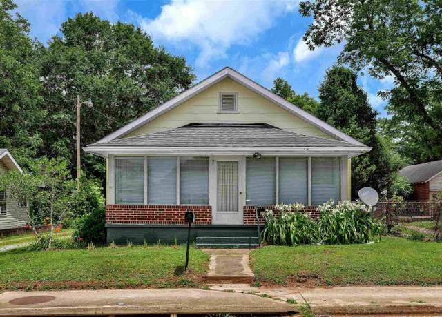 Property at 712 W Main St, Easley, SC 29640, 2 beds, 1 bath