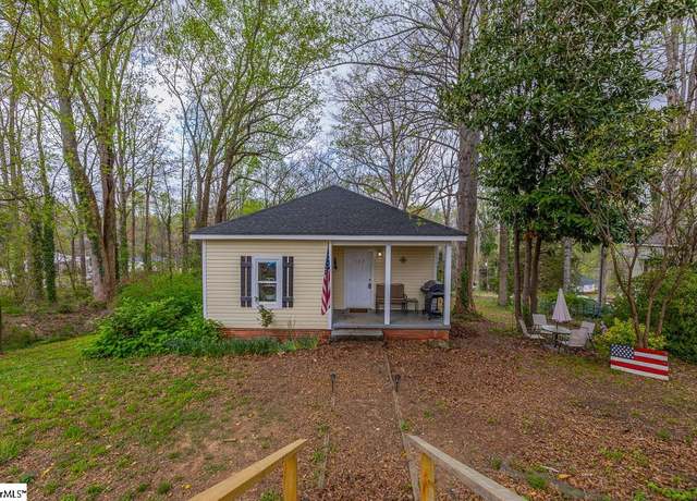 Property at 123 Cobb St, Easley, SC 29640, 2 beds, 1 bath