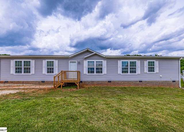 Property at 122a Harper St, Williamston, SC 29697, 4 beds, 2 baths