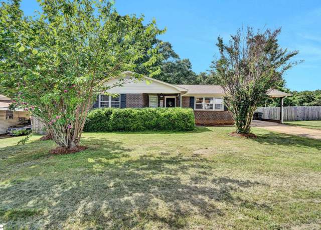 Property at 211 Uneeda Dr, Greenville, SC 29605, 3 beds, 2 baths