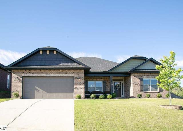 Property at 111 Wyatt Dr, Greenville, SC 29605, 4 beds, 2.5 baths