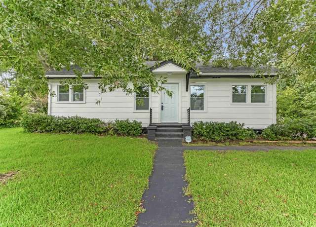 Property at 207 S Carolina Ave, Spartanburg, SC 29306, 3 beds, 2 baths