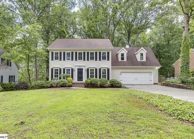Property at 703 Creekview Dr, Greenville, SC 29607, 4 beds, 2.5 baths