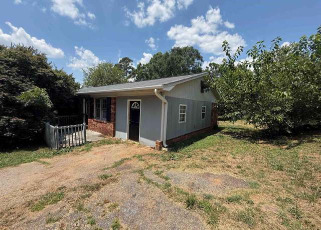 Property at 130 Landis St, Spartanburg, SC 29302-3164, 3 beds, 1.5 baths
