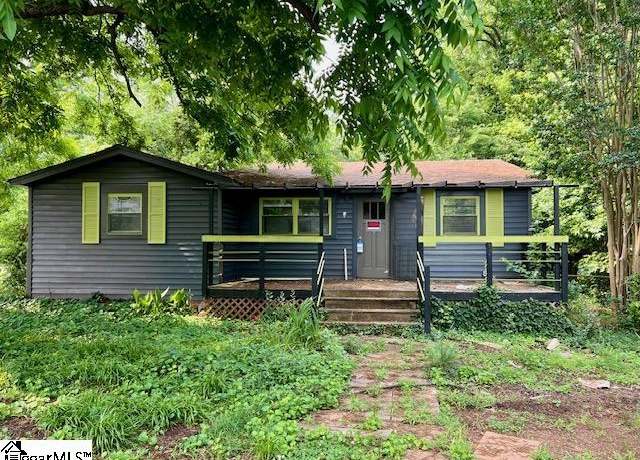 Property at 15 & 15a Gilreath St, Greenville, SC 29609, 3 beds, 1 bath