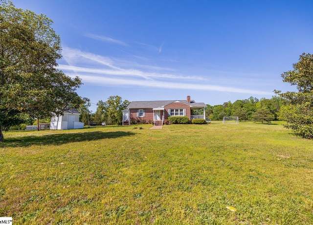 Property at 105 Mckittrick Bridge Rd, Fountain Inn, SC 29644, 3 beds, 1 bath