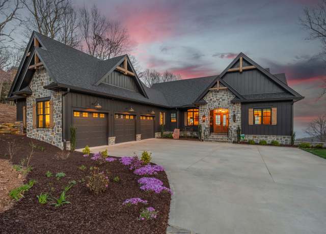 Property at 8 Raven Rd, Landrum, SC 29356, 4 beds, 3.5 baths