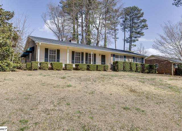 Property at 209 Shelton Dr, Spartanburg, SC 29307, 4 beds, 2 baths