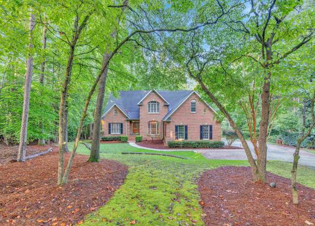 Property at 388 Pinehurst Dr, Spartanburg, SC 29306, 4 beds, 4.5 baths