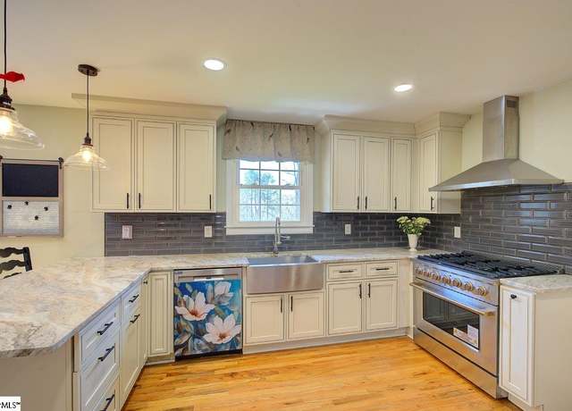 Property at 411 Westcliffe Way, Greenville, SC 29611, 4 beds, 2.5 baths