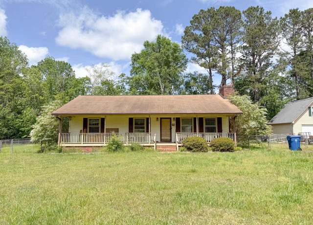 Property at 203 Larkin Dr, Greenwood, SC 29646, 3 beds, 1.5 baths