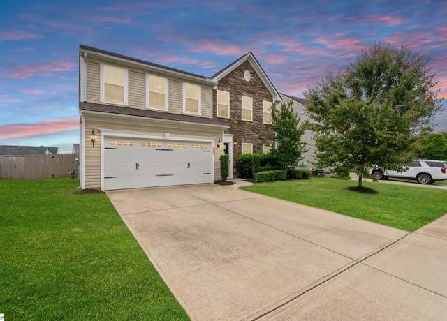 Property at 247 Chestatee Ct, Simpsonville, SC 29680, 4 beds, 2.5 baths