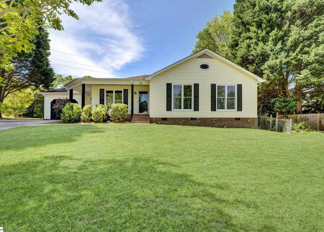 Property at 218 Spring View Ln, Taylors, SC 29687, 3 beds, 2 baths