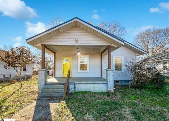Property at 127 Pine St, Clinton, SC 29325, 2 beds, 1 bath
