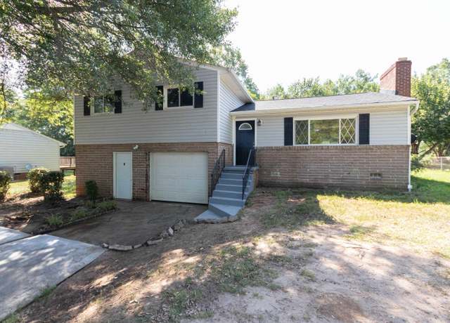 Property at 110 E Belvedere Rd, Greenville, SC 29605, 3 beds, 2.5 baths