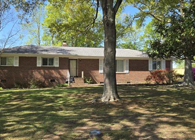 Property at 115 Ivy Dr, Simpsonville, SC 29680, 3 beds, 1.5 baths