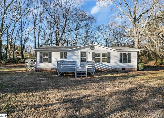 Property at 1009 Mcenroe Cir, Piedmont, SC 29673, 3 beds, 2 baths