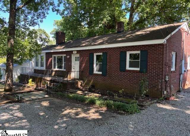 Property at 210 Grace Ave, Easley, SC 29640, 2 beds, 1 bath