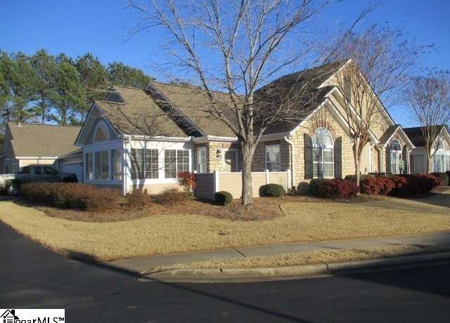 Property at 143 Ravines Ln, Spartanburg, SC 29301, 2 beds, 2 baths