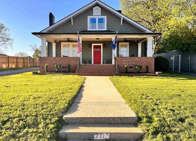 Property at 211 NE Main St, Easley, SC 29640, 5 beds, 3.5 baths