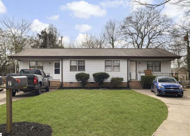 Property at 5 Grant Ct, Taylors, SC 29687, 4 beds, 3 baths