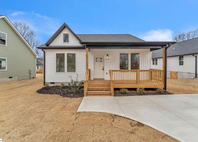 Property at 185 Dodd St, Wellford, SC 29385, 3 beds, 2 baths
