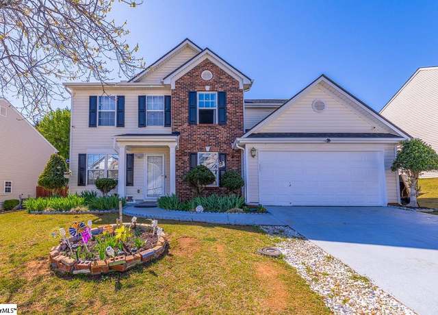 Property at 323 Bellarine Dr, Greenville, SC 29605, 5 beds, 3 baths