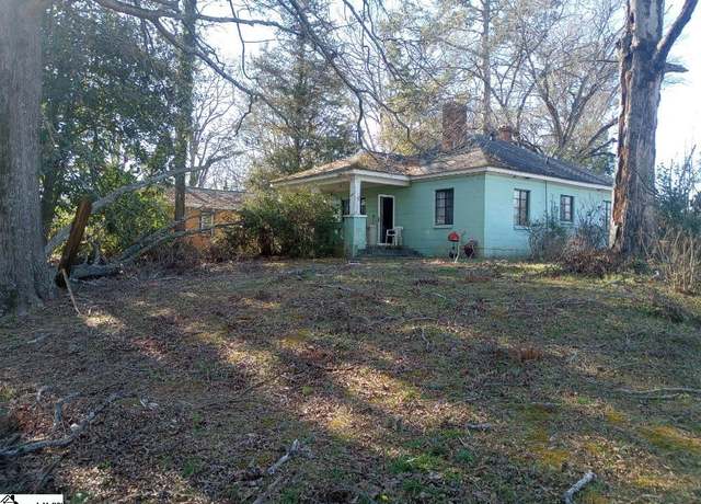 Property at 121 Radden Ct, Greenwood, SC 29649, 2 beds, 1 bath