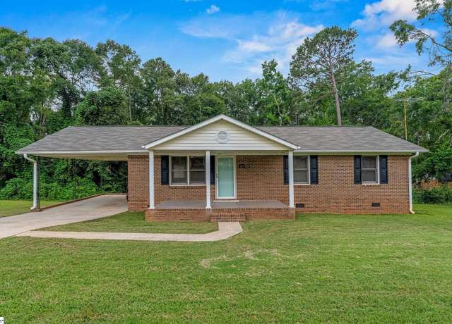 Property at 307 Lakeview Dr, Laurens, SC 29360, 3 beds, 2 baths