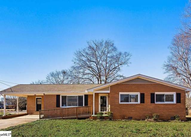 Property at 115 Westhaven Ct, Spartanburg, SC 29301, 3 beds, 2 baths