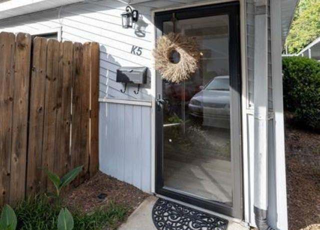 Property at 3706 E North St, Greenville, SC 29615, 2 beds, 1 bath