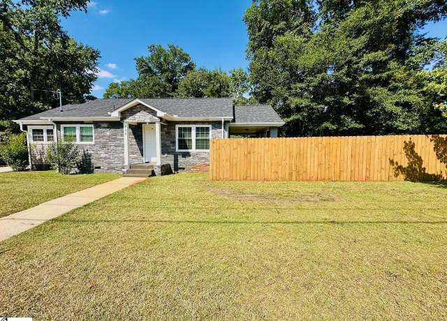Property at 700 N Franklin Rd, Greenville, SC 29617, 3 beds, 1 bath
