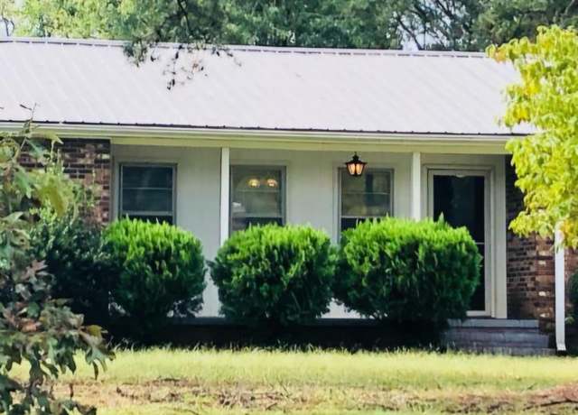 Property at 101 Barwood Cir, Greenville, SC 29611, 3 beds, 2 baths