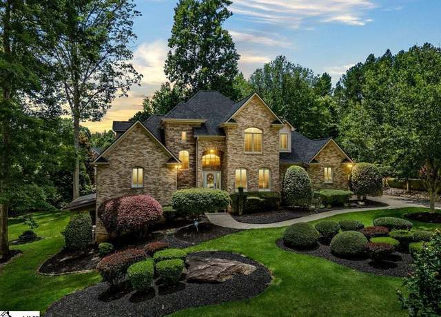 Property at 688 Mosswood Ln, Spartanburg, SC 29301, 5 beds, 4.5 baths