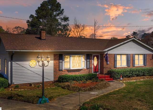 Property at 109 Pinewood Ave, Clinton, SC 29325, 3 beds, 2 baths