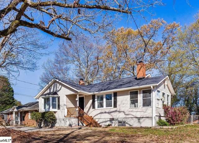 Property at 2150 Oakhurst Cir, Spartanburg, SC 29302, 4 beds, 2 baths